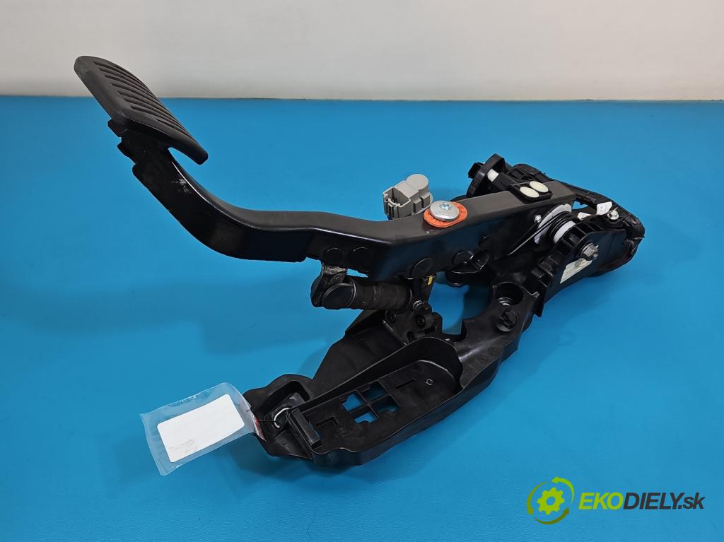 Ford Mondeo Mk5 2014-2022 2.0 16V 140 hp automatic 103 kW 1999 cm3 4- pedály DG98-9F856-HD