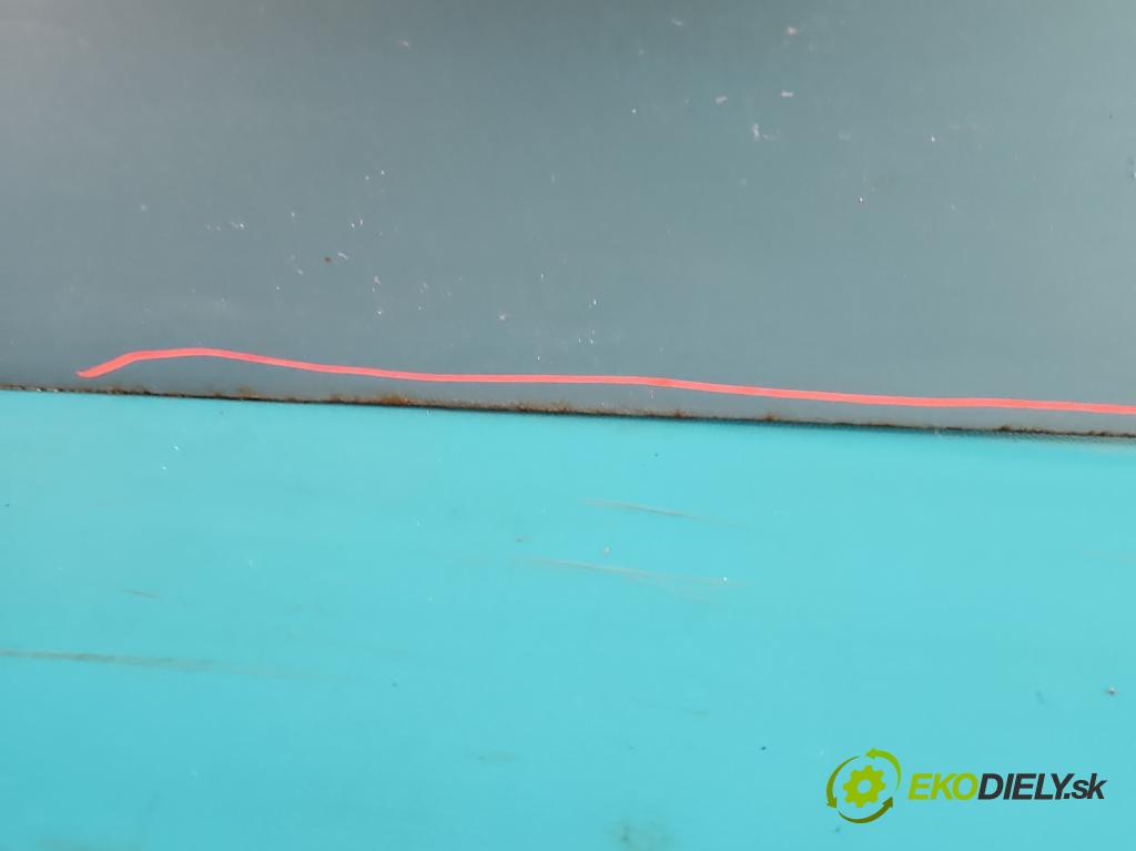 Opel Meriva A 2002-2010 1.6 16V 101 hp manual 74 kW 1598 cm3 5- dveře přední pravé  (Klika dveří ostatní)