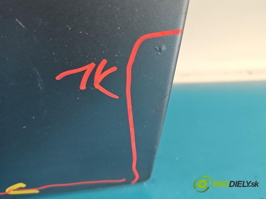 Opel Meriva A 2002-2010 1.6 16V 101 hp manual 74 kW 1598 cm3 5- dveře přední pravé  (Klika dveří ostatní)