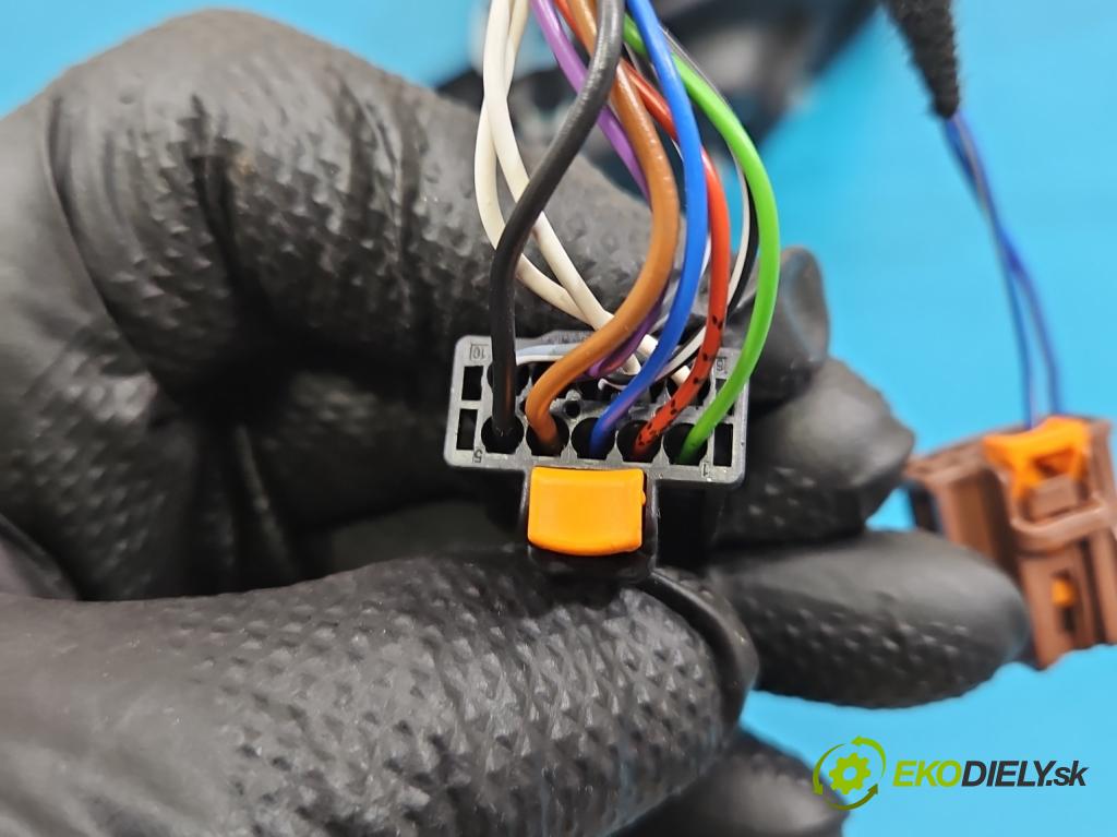 Peugeot 508 II 2018- 1.6 16V 181KM automatic 133 kW 1598 cm3 5- zrkadlo pravé 98170470KL (Kľučka dverí ostatné)