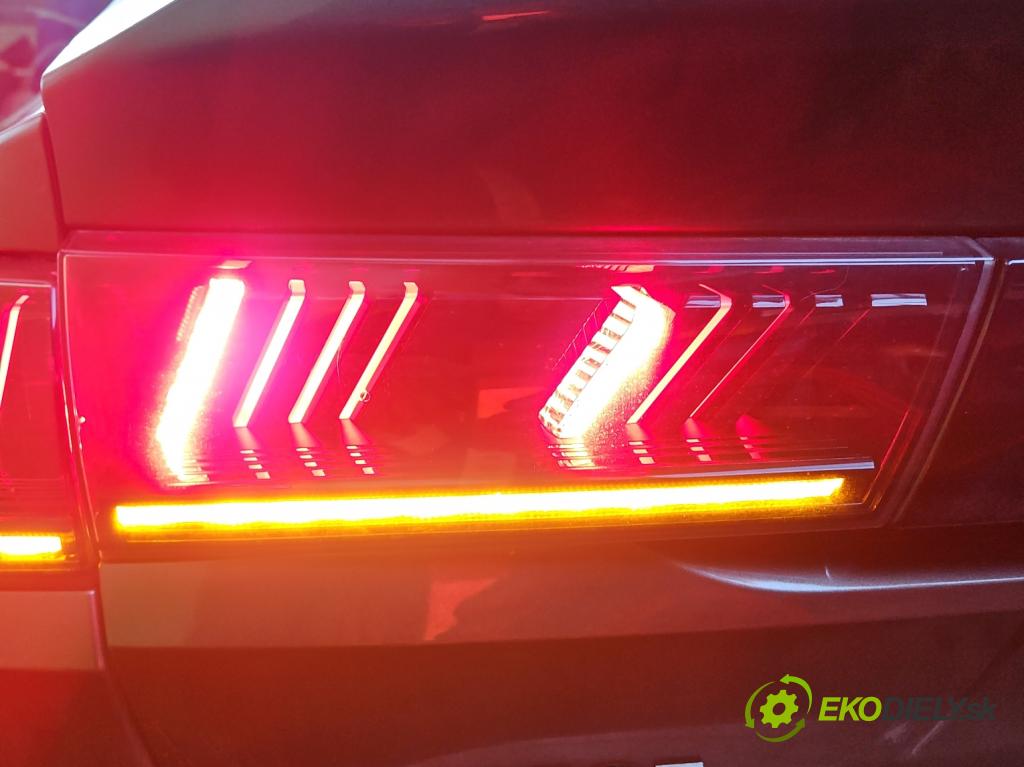 Peugeot 508 II 2018- 1.6 16V 181KM automatic 133 kW 1598 cm3 5- svetlo / reflektor zadné ľavé 9813508280 (Kľučka dverí ostatné)