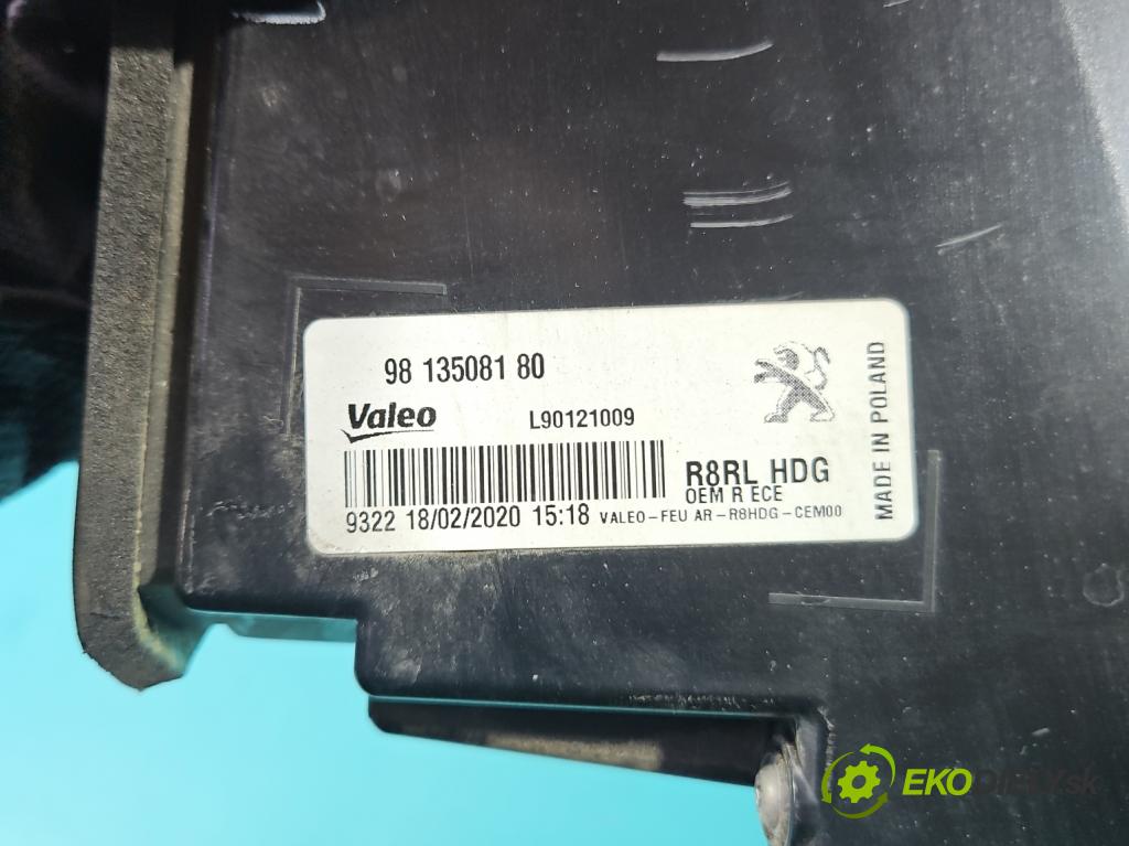 Peugeot 508 II 2018- 1.6 16V 181KM automatic 133 kW 1598 cm3 5- svetlo / reflektor zadné pravé 9813508180 (Kľučka dverí ostatné)