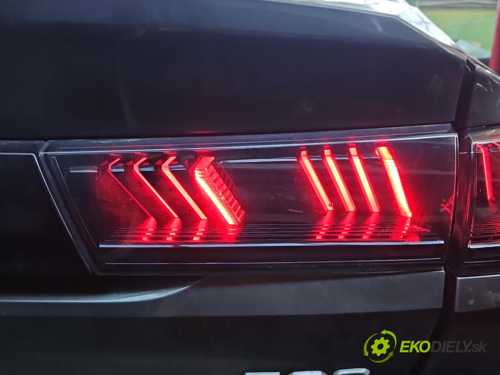 Peugeot 508 II 2018- 1.6 16V 181KM automatic 133 kW 1598 cm3 5- svetlo / reflektor zadné pravé 9813508180 (Kľučka dverí ostatné)