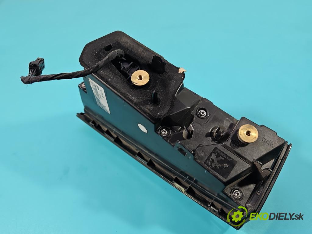 Peugeot 508 II 2018- 1.6 16V 181KM automatic 133 kW 1598 cm3 5- svetlo / reflektor zadné pravé 9813508180 (Kľučka dverí ostatné)