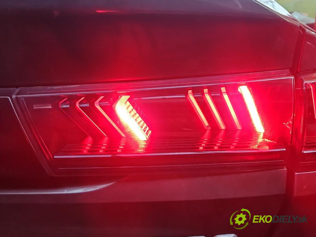 Peugeot 508 II 2018- 1.6 16V 181KM automatic 133 kW 1598 cm3 5- svetlo / reflektor zadné pravé 9813508180 (Kľučka dverí ostatné)