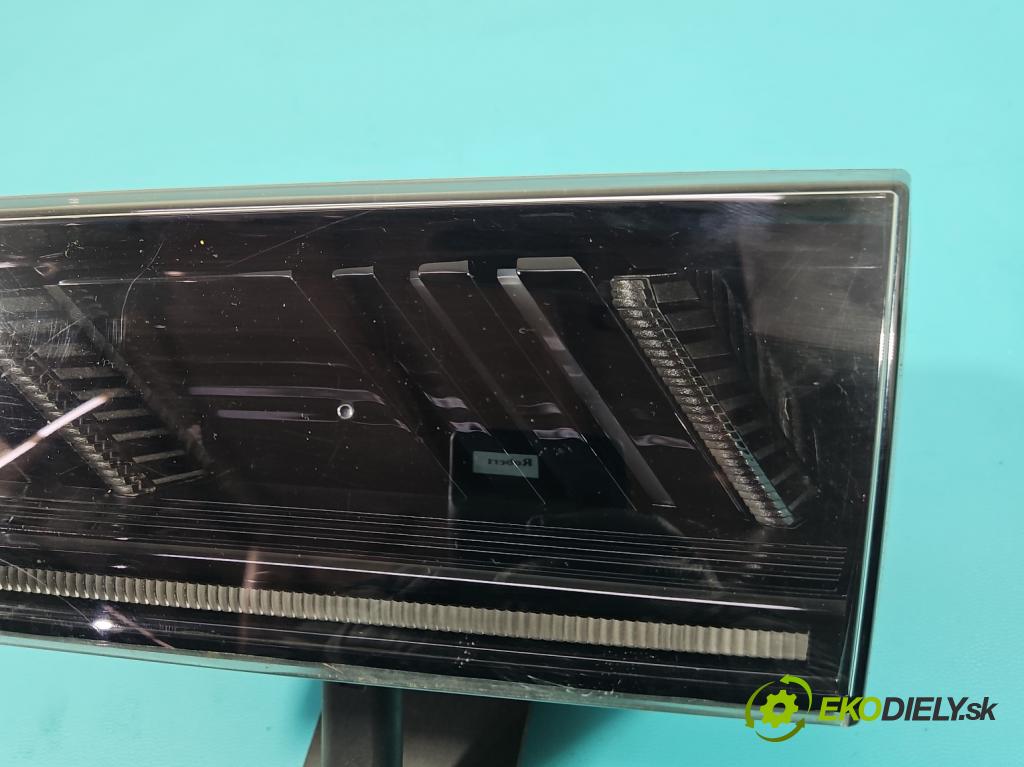 Peugeot 508 II 2018- 1.6 16V 181KM automatic 133 kW 1598 cm3 5- svetlo / reflektor zadné pravé 9813508180 (Kľučka dverí ostatné)