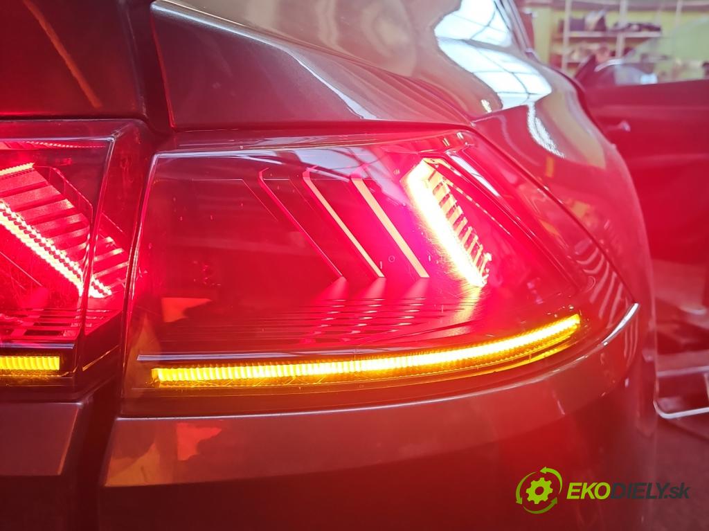 Peugeot 508 II 2018- 1.6 16V 181KM automatic 133 kW 1598 cm3 5- svetlo / reflektor zadné pravé 9813508480 (Kľučka dverí ostatné)
