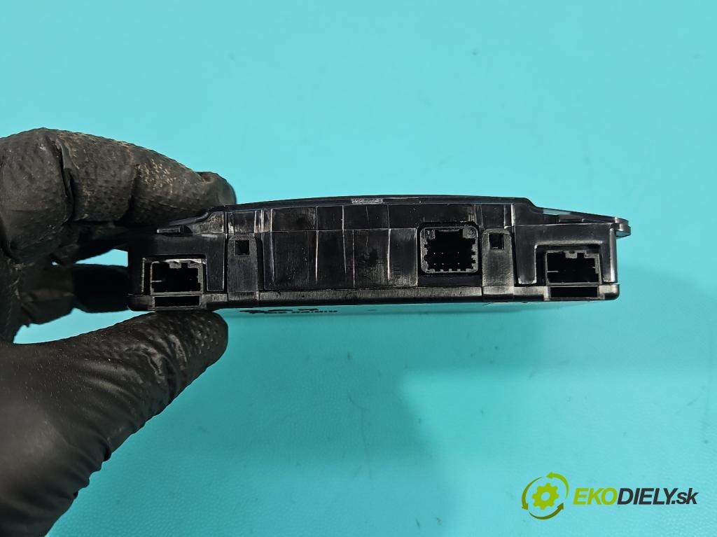 Peugeot 508 II 2018- 1.6 16V 181KM automatic 133 kW 1598 cm3 4- svetlo / reflektor interiéra 9814757480