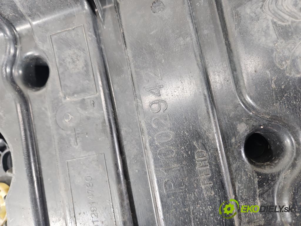 Peugeot 301 1.6 hdi 99 HP manual 73 kW 1560 cm3 4- Nádrž: AdBlue: 9812914780