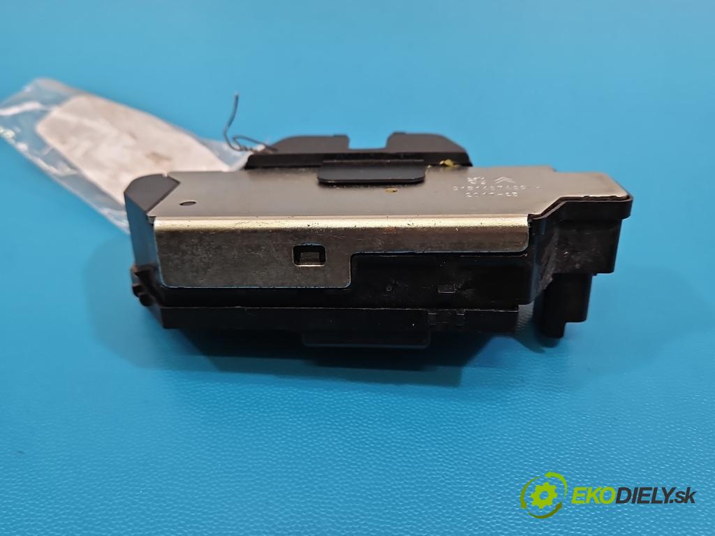 Peugeot 301 1.6 hdi 99 HP manual 73 kW 1560 cm3 4- zámok kufrové dvere zadné 9151487499H