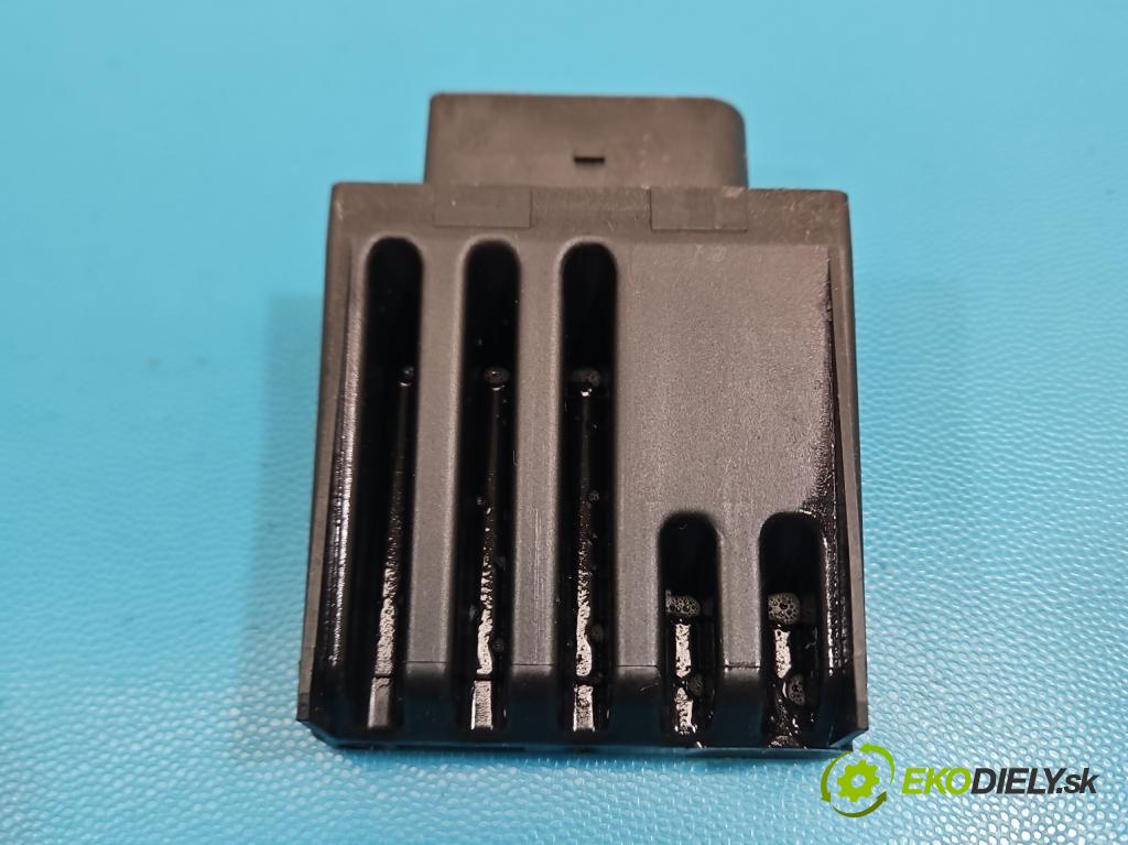 Skoda Octavia IV 2019- 2.0 TDI 116 HP manual 85 kW 1968 cm3 5- riadiaca jednotka ostatné 5Q0906121S