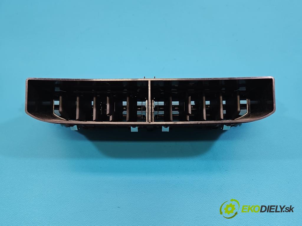 Skoda Octavia IV 2019- 2.0 TDI 116 HP manual 85 kW 1968 cm3 5- Mřížka: kúrenia stredová 5E3820951F (Mriežka kúrenia (fukár))