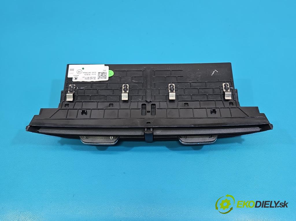 Skoda Octavia IV 2019- 2.0 TDI 116 HP manual 85 kW 1968 cm3 5- Mřížka: kúrenia stredová 5E3820951F (Mriežka kúrenia (fukár))