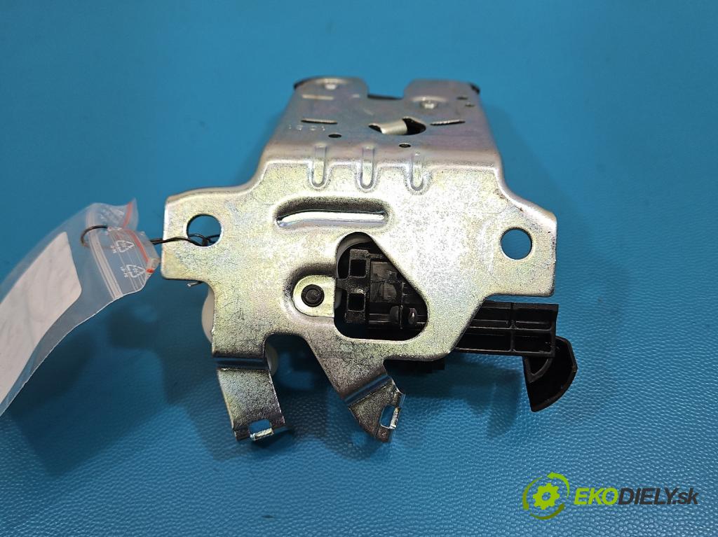 Skoda Octavia IV 2019- 2.0 TDI 116 HP manual 85 kW 1968 cm3 5- zámok kufrové dvere zadné 654827505