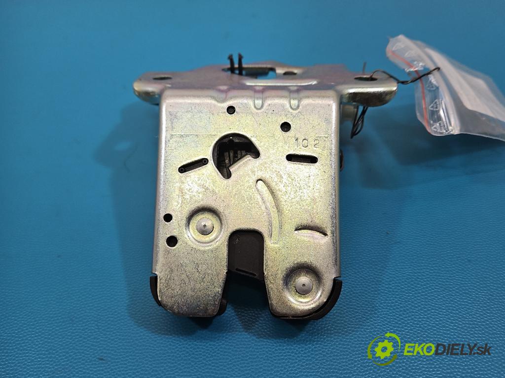 Skoda Octavia IV 2019- 2.0 TDI 116 HP manual 85 kW 1968 cm3 5- zámok kufrové dvere zadné 654827505