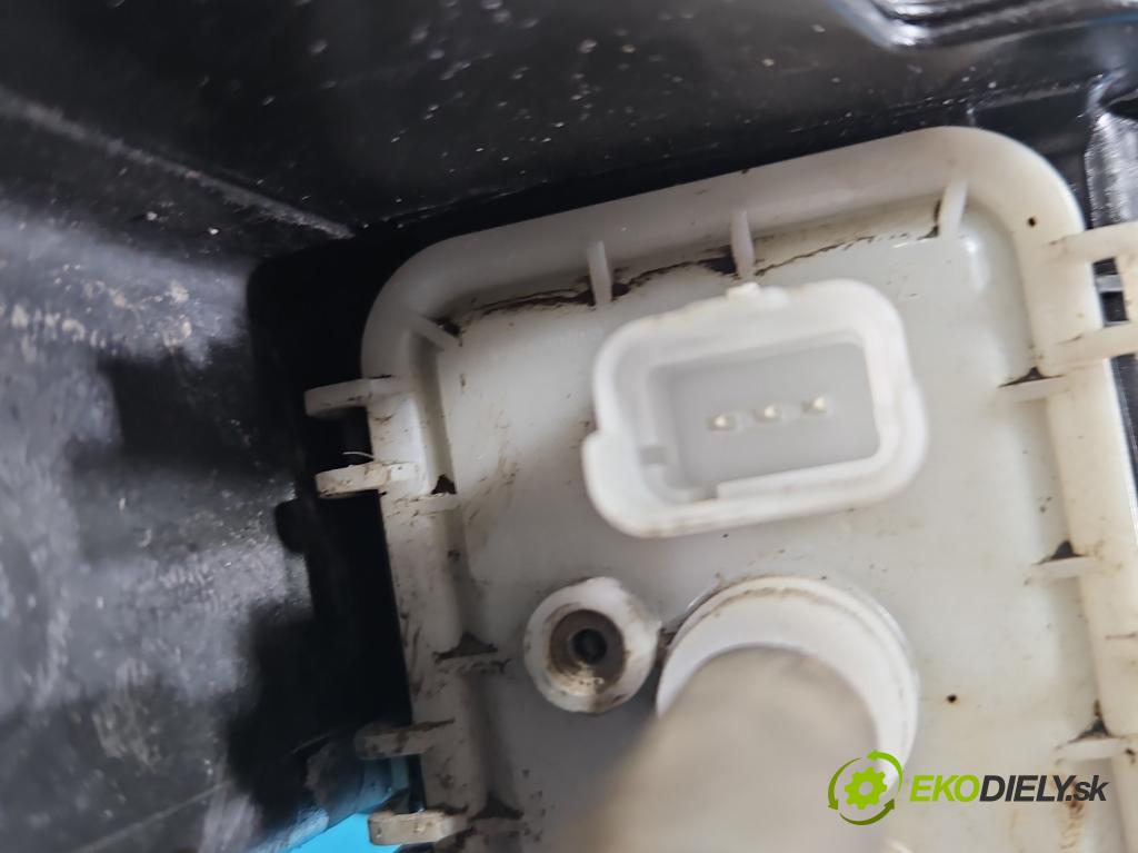 Peugeot 301 1.6 hdi 99 HP manual 73 kW 1560 cm3 4- Nádrž: tekutina: FAP DPF