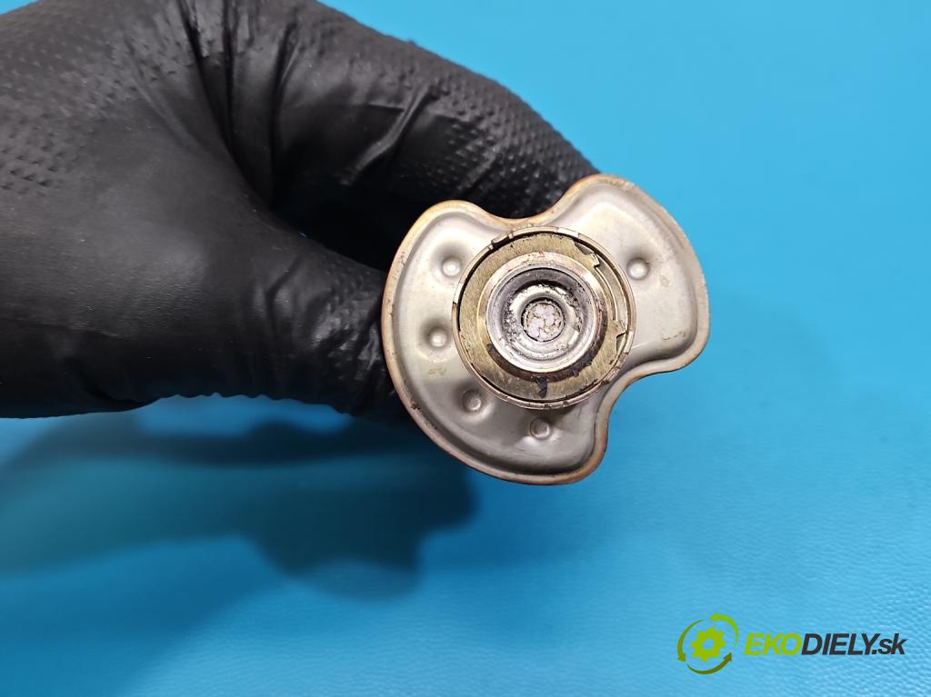 Skoda Octavia IV 2019- 2.0 TDI 116 HP manual 85 kW 1968 cm3 5- vstrek 7LA131113A (Vstrekovač paliva)