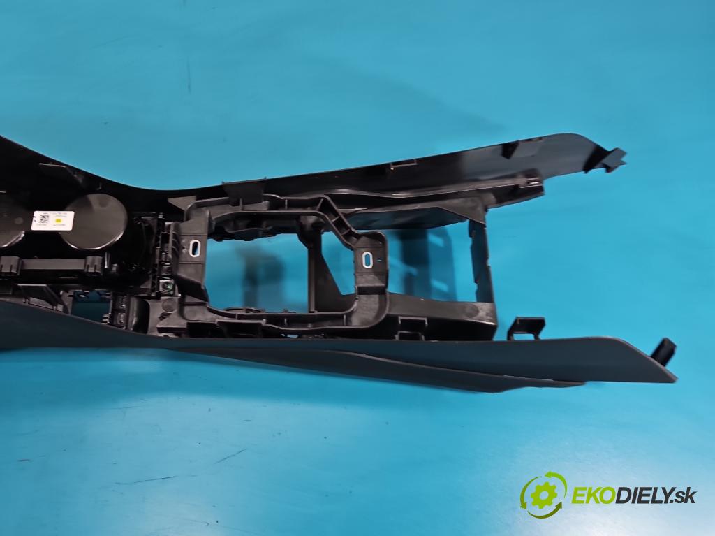 Skoda Octavia IV 2019- 2.0 TDI 116 HP manual 85 kW 1968 cm3 5- operadlo 5E3862531A (Lakťová opierka)