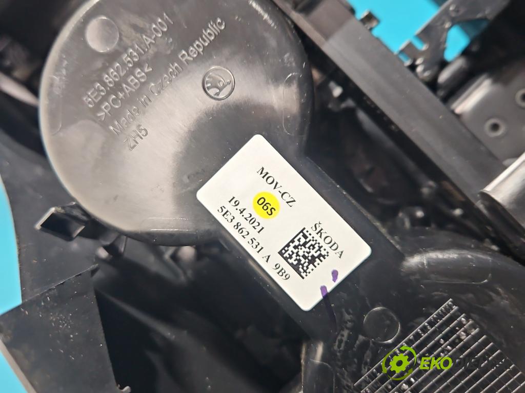 Skoda Octavia IV 2019- 2.0 TDI 116 HP manual 85 kW 1968 cm3 5- operadlo 5E3862531A (Lakťová opierka)