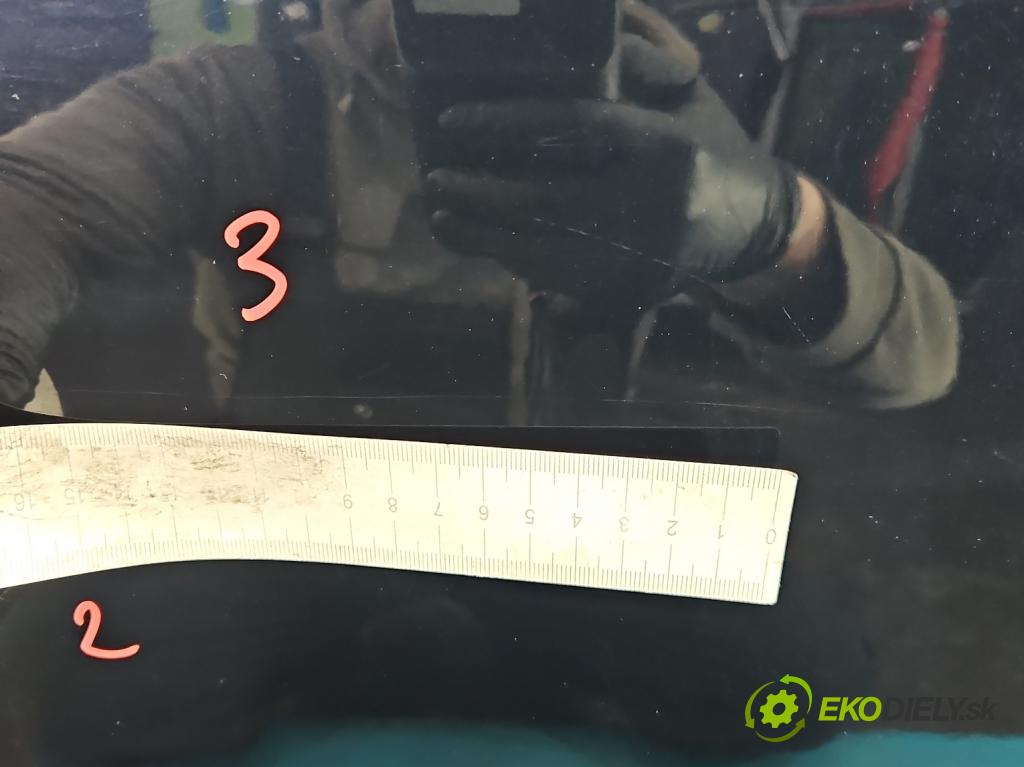 Audi Q7 2015- 3.0 TFSI CRE: 333KM: automatic 245 kW 2995 cm3 5- dvere predné pravé  (Kľučka dverí ostatné)