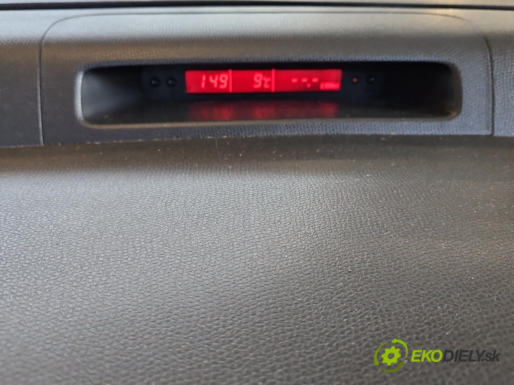 Suzuki Swift Mk6 2005-2010 1.6 16V 125 hp manual 92 kW 1586 cm3 3- displej  (Přístrojová deska)