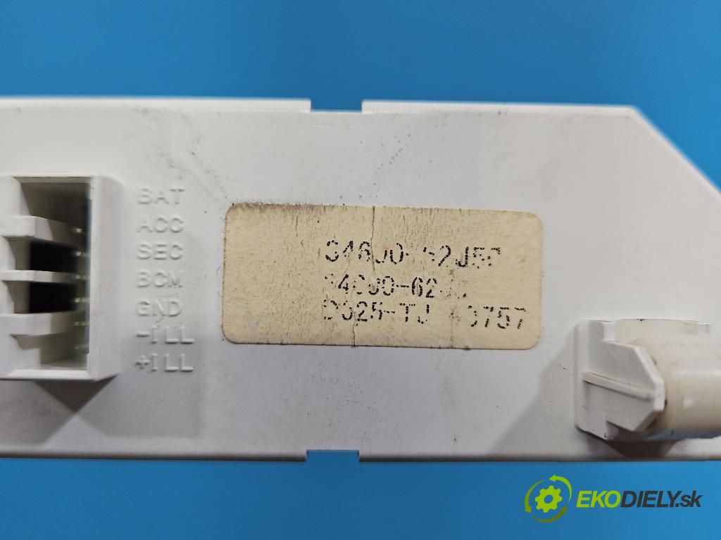 Suzuki Swift Mk6 2005-2010 1.6 16V 125 hp manual 92 kW 1586 cm3 3- displej  (Přístrojová deska)