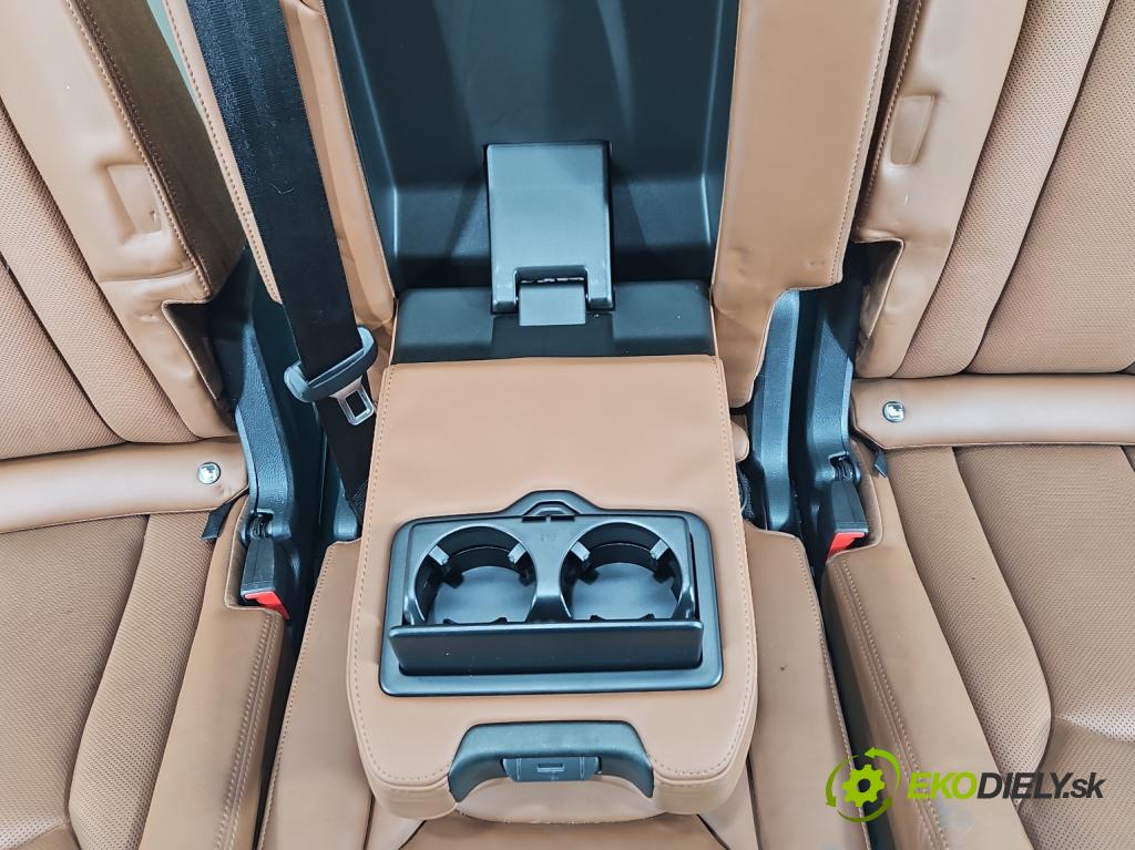 Audi Q7 2015- 3.0 TFSI CRE: 333KM: automatic 245 kW 2995 cm3 5- Pohovka: zadné  (Sedadlo)