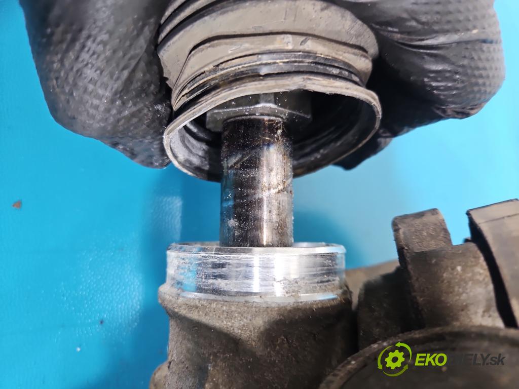 Peugeot 301 1.6 hdi 99 HP manual 73 kW 1560 cm3 4- Ozubené kolo: volant