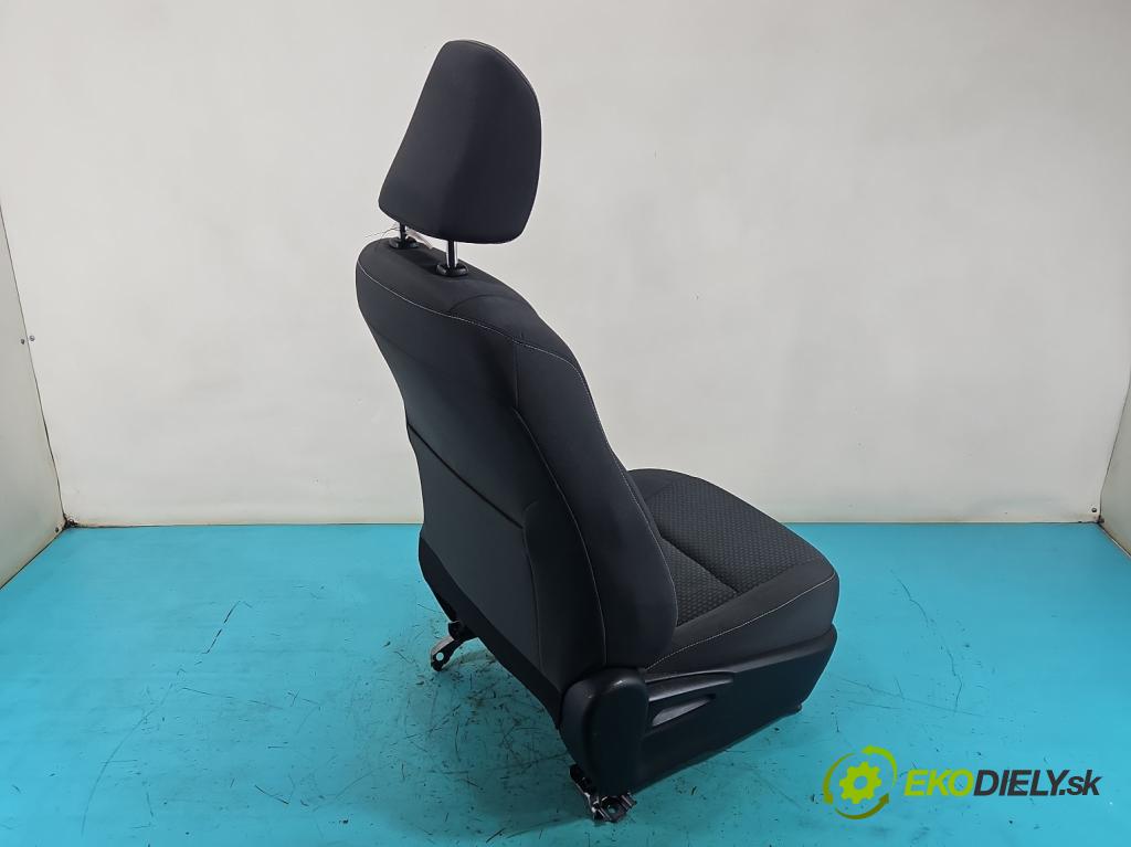 Toyota Corolla E16/E18  2013-2019 1.6 16V 132  HP manual 97 kW 1598 cm3 4- Sedačka pravý  (Sedadlo)