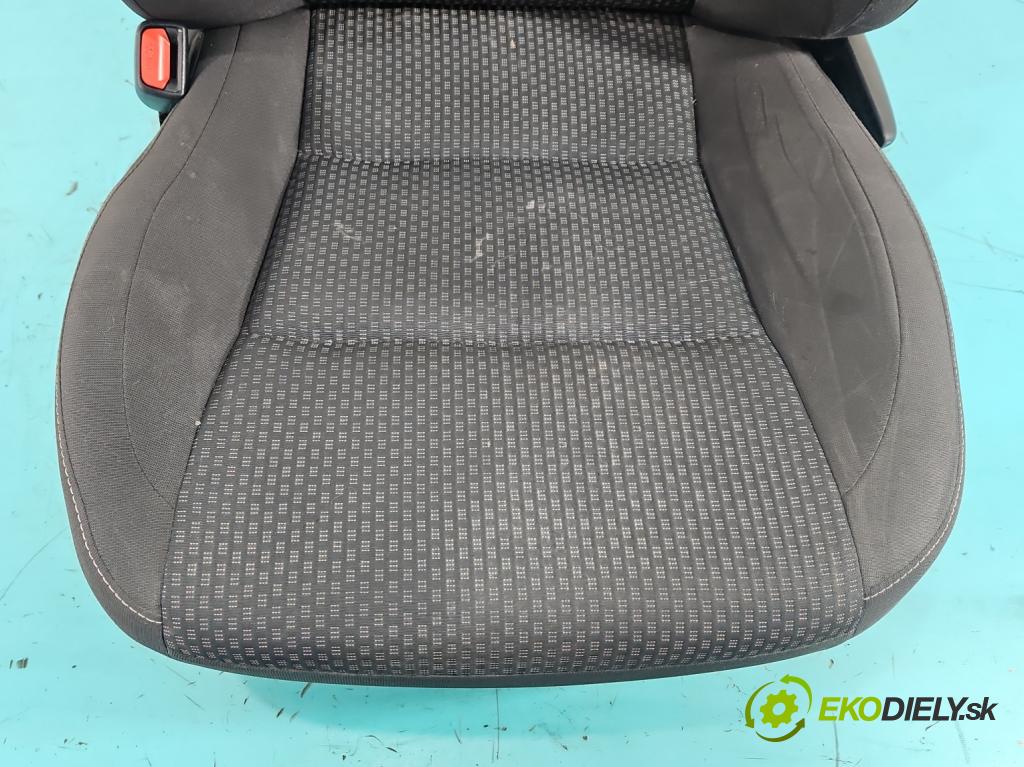 Toyota Corolla E16/E18  2013-2019 1.6 16V 132  HP manual 97 kW 1598 cm3 4- Sedačka ľavý  (Sedadlo)