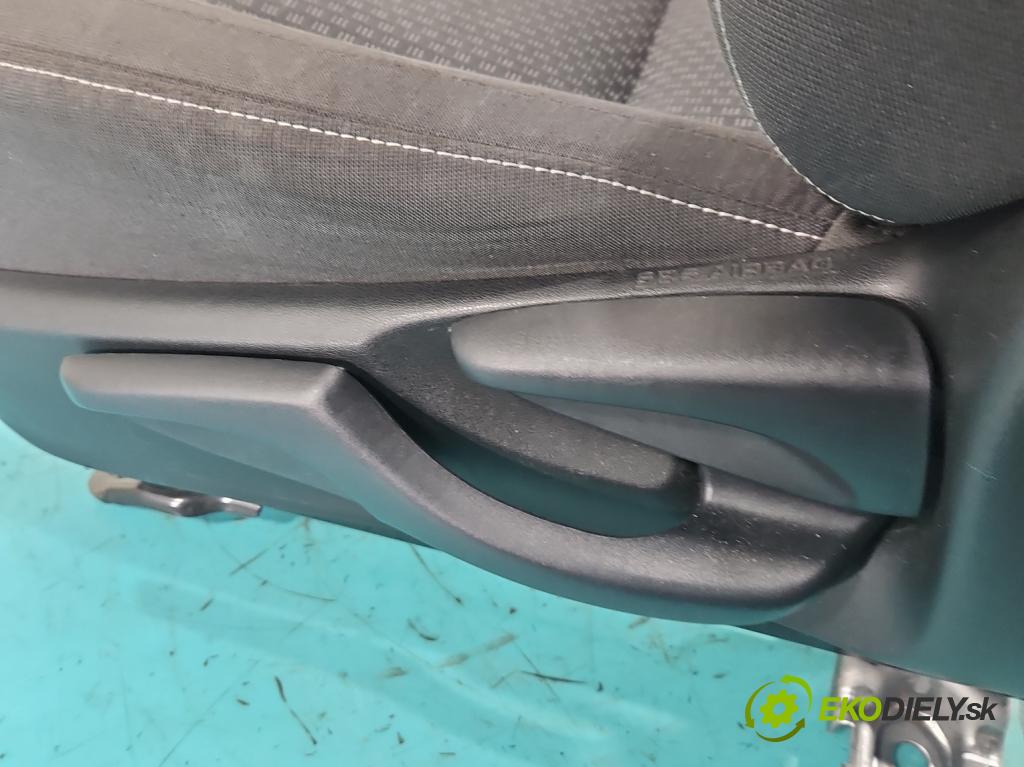 Toyota Corolla E16/E18  2013-2019 1.6 16V 132  HP manual 97 kW 1598 cm3 4- Sedačka ľavý  (Sedadlo)