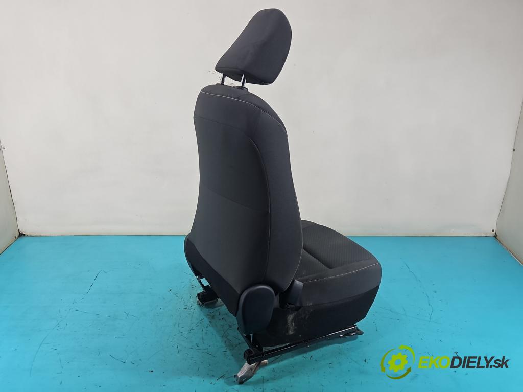 Toyota Corolla E16/E18  2013-2019 1.6 16V 132  HP manual 97 kW 1598 cm3 4- Sedačka ľavý  (Sedadlo)