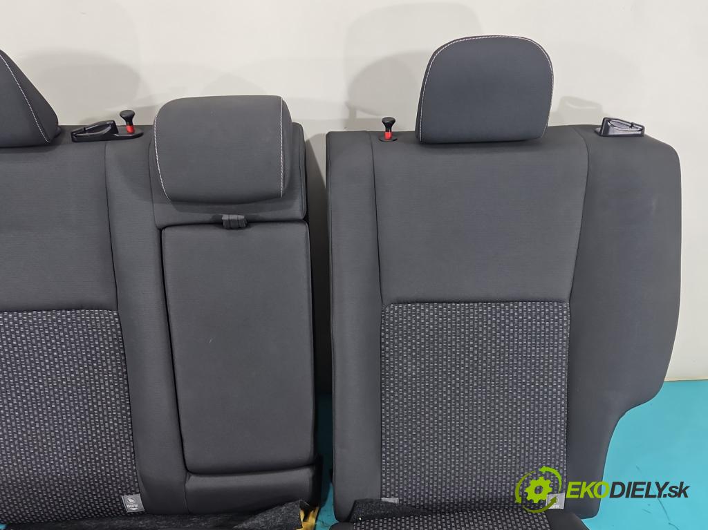 Toyota Corolla E16/E18  2013-2019 1.6 16V 132  HP manual 97 kW 1598 cm3 4- Pohovka: zadné  (Sedadlo)