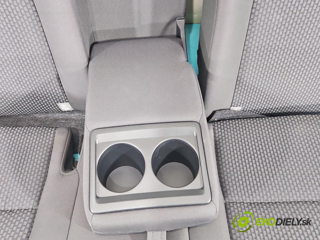 Toyota Corolla E16/E18  2013-2019 1.6 16V 132  HP manual 97 kW 1598 cm3 4- Pohovka: zadné  (Sedadlo)