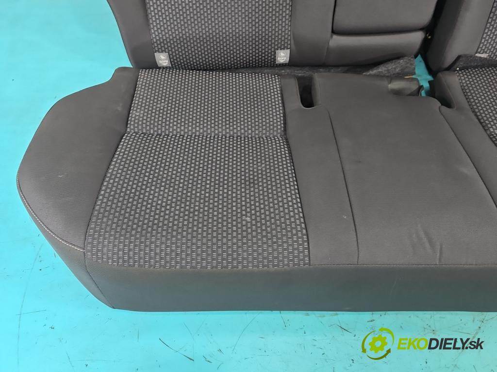 Toyota Corolla E16/E18  2013-2019 1.6 16V 132  HP manual 97 kW 1598 cm3 4- Pohovka: zadné  (Sedadlo)