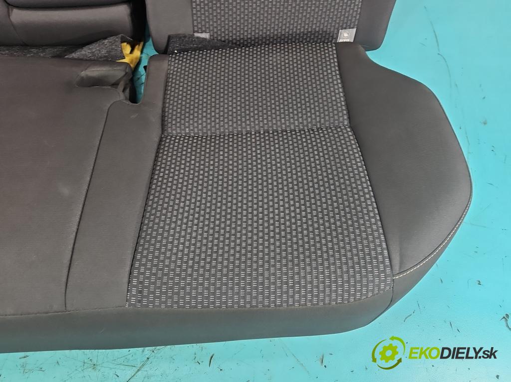 Toyota Corolla E16/E18  2013-2019 1.6 16V 132  HP manual 97 kW 1598 cm3 4- Pohovka: zadné  (Sedadlo)