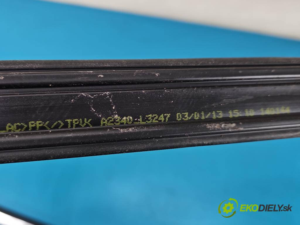 Ford Focus Mk3 2010-2018 1.6 tdci 105 HP manual 77 kW 1560 cm3 5- zábradlí: