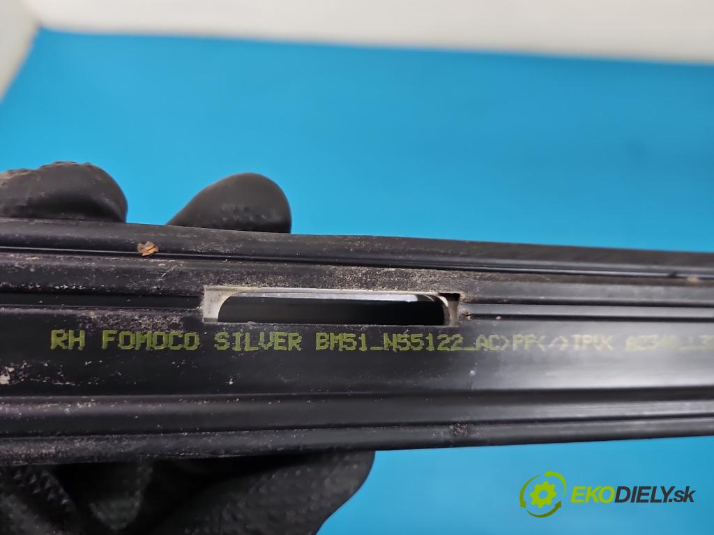 Ford Focus Mk3 2010-2018 1.6 tdci 105 HP manual 77 kW 1560 cm3 5- zábradlí: