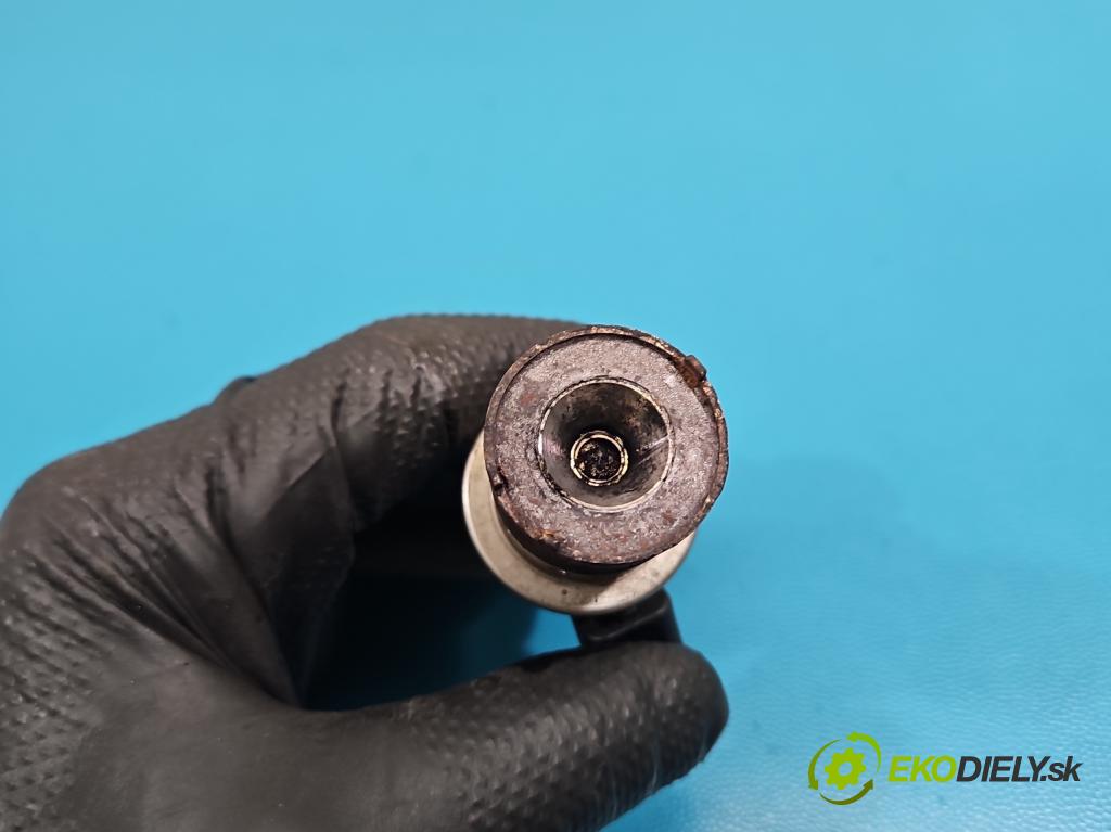 Peugeot 301 1.6 hdi 99 HP manual 73 kW 1560 cm3 4- vstrek 9802763880 (Vstrekovač paliva)