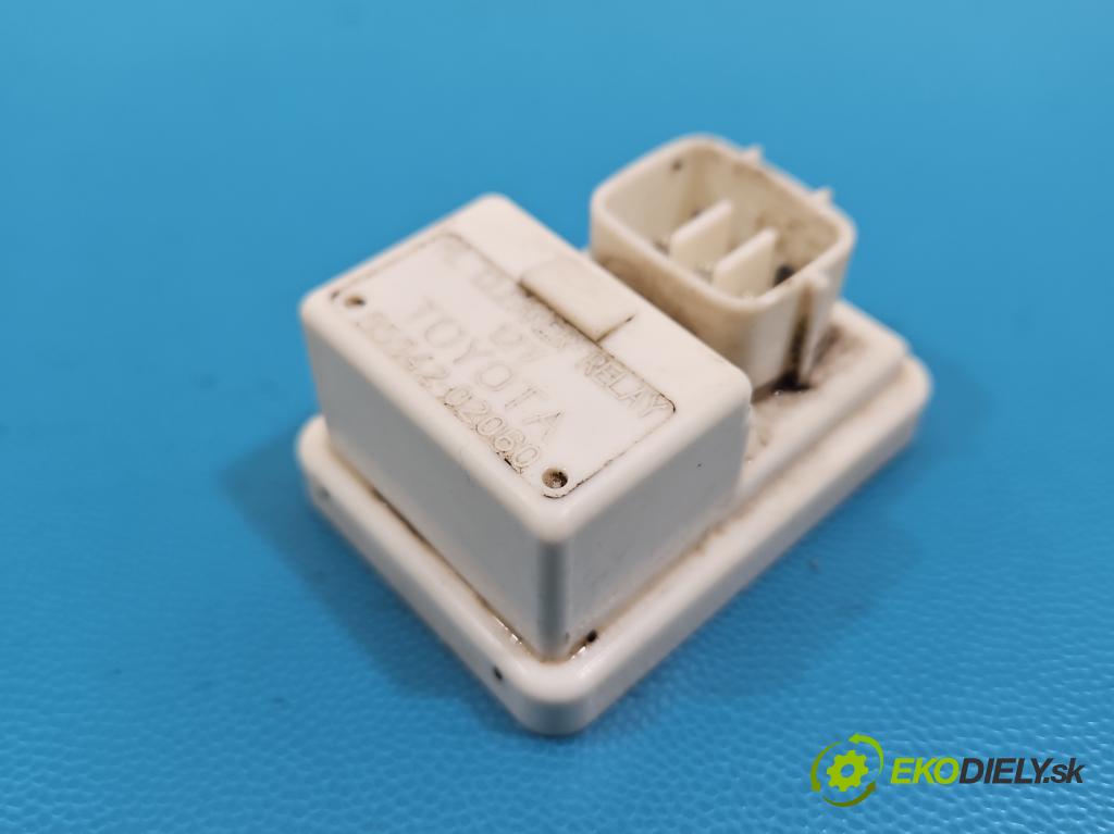 Toyota Rav4 IV 2013-2018 2.0 D4D 124hp manual 91 kW 1998 cm3 5- Relé: ostatné 85942-02060