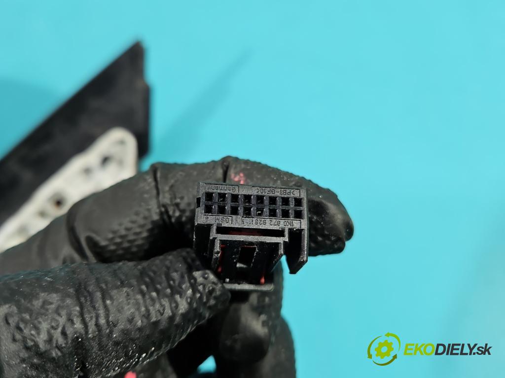 Vw Golf plus 1.9 tdi 105 hp manual 77 kW 1896 cm3 5- zpětné zrcátko levé  (Klika dveří ostatní)