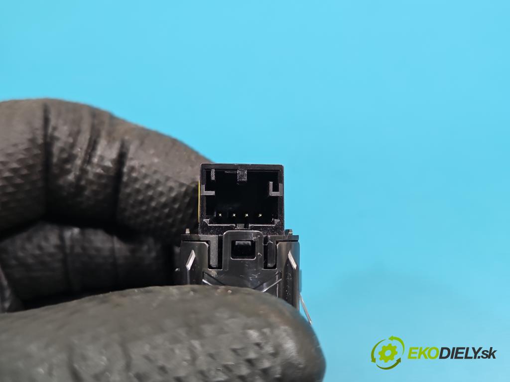 Skoda Octavia IV 2019- 2.0 TDI 116 HP manual 85 kW 1968 cm3 5- prepínač ostatné 3V0905217B