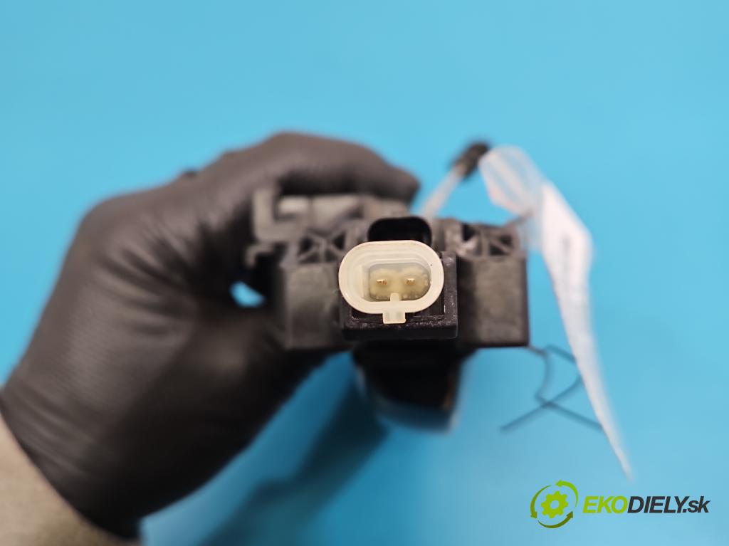 Audi Q7 2015- 3.0 TFSI CRE: 333KM: automatic 245 kW 2995 cm3 5- rukoväť predné ľavé mimo: 4M1837885A (Kľučka dverí vonkajšia predná ľavá)