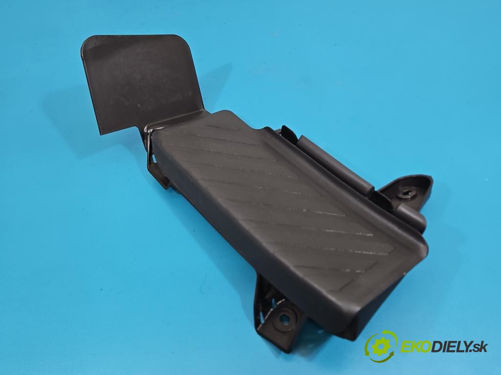 Skoda Octavia IV 2019- 2.0 TDI 116 hp manual 85 kW 1968 cm3 5- kryt plastová 5Q1864775A