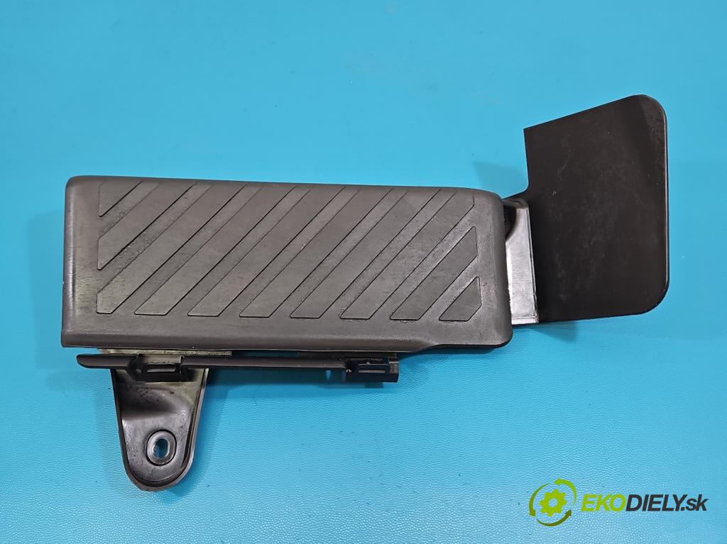 Skoda Octavia IV 2019- 2.0 TDI 116 hp manual 85 kW 1968 cm3 5- kryt plastová 5Q1864775A