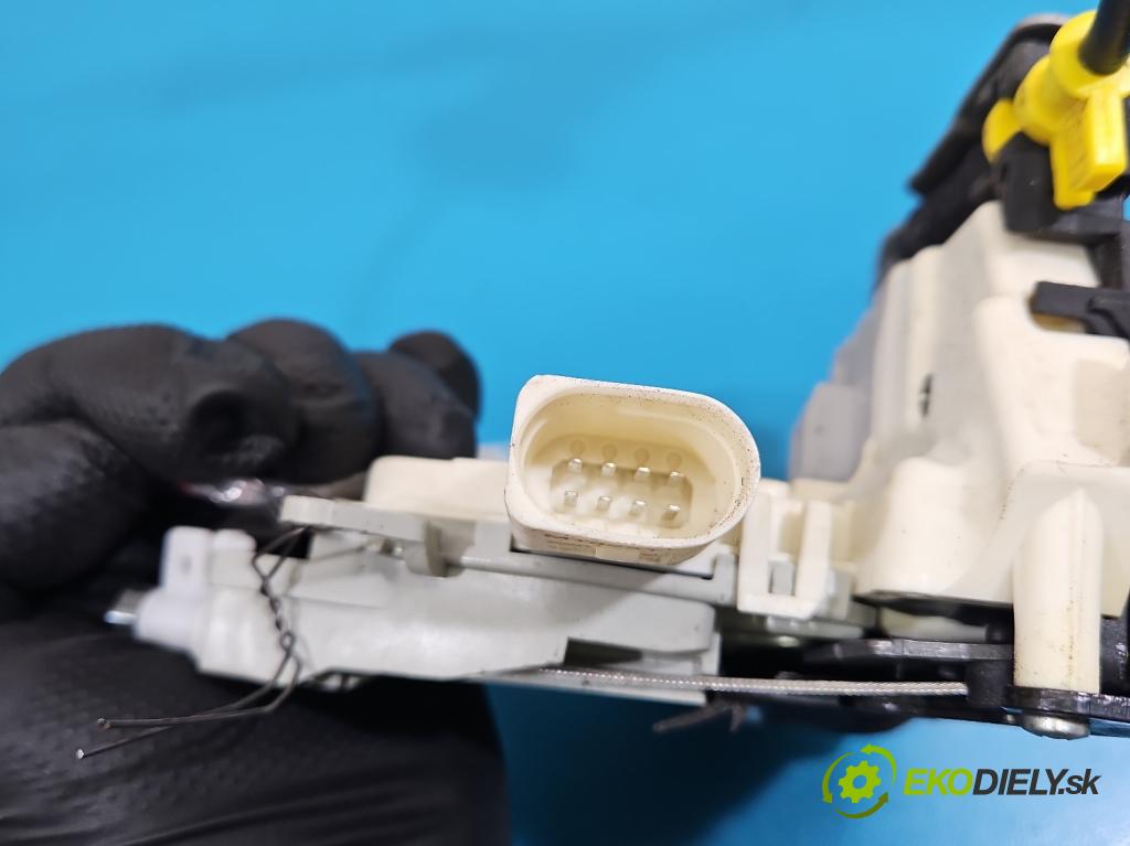 Audi Q7 2015- 3.0 TFSI 333KM: automatic 245 kW 2995 cm3 5- zámek zadní levý 4G0839015D