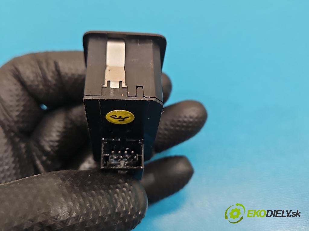 Audi Q7 2015- 3.0 TFSI 333KM: automatic 245 kW 2995 cm3 5- prepínač ostatné 4G0959831D