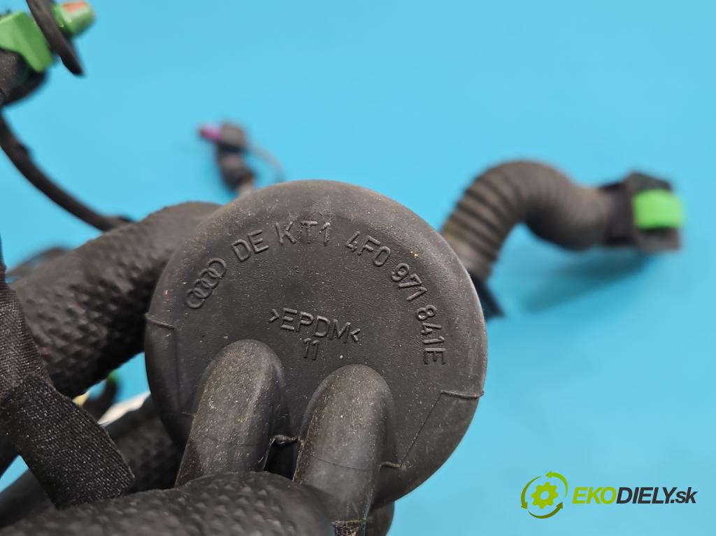 Audi Q7 2015- 3.0 TFSI CRE: 333KM: automatic 245 kW 2995 cm3 5- Zväzok: dvere predné pravých 4M0971030JN