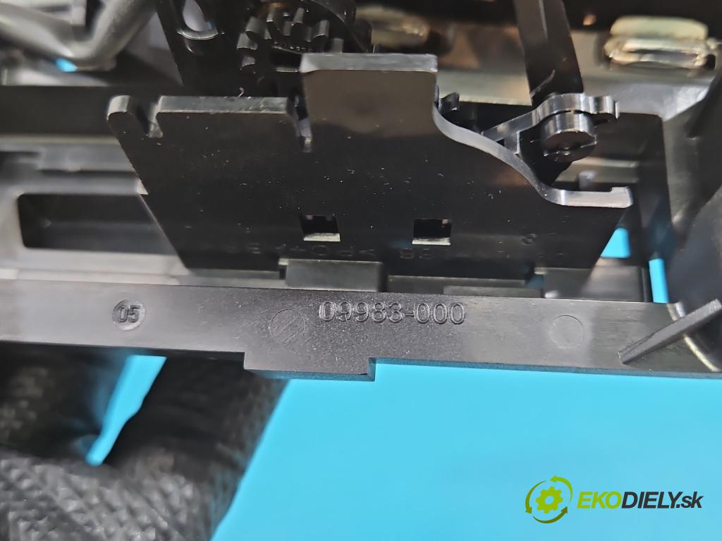 Audi Q7 2015- 3.0 TFSI 333KM: automatic 245 kW 2995 cm3 5- Mřížka: topení 4M1820901AN