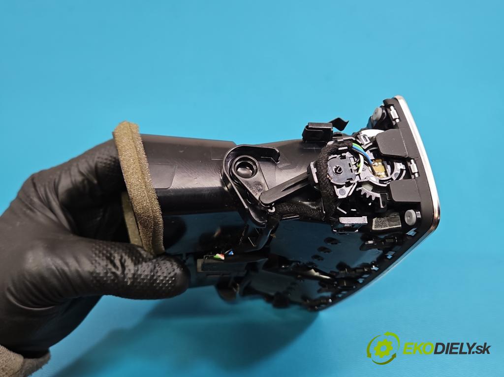 Audi Q7 2015- 3.0 TFSI 333KM: automatic 245 kW 2995 cm3 5- Mřížka: topení 4M0819203C